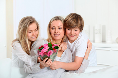 Какие цветы подарить маме на день рождения 